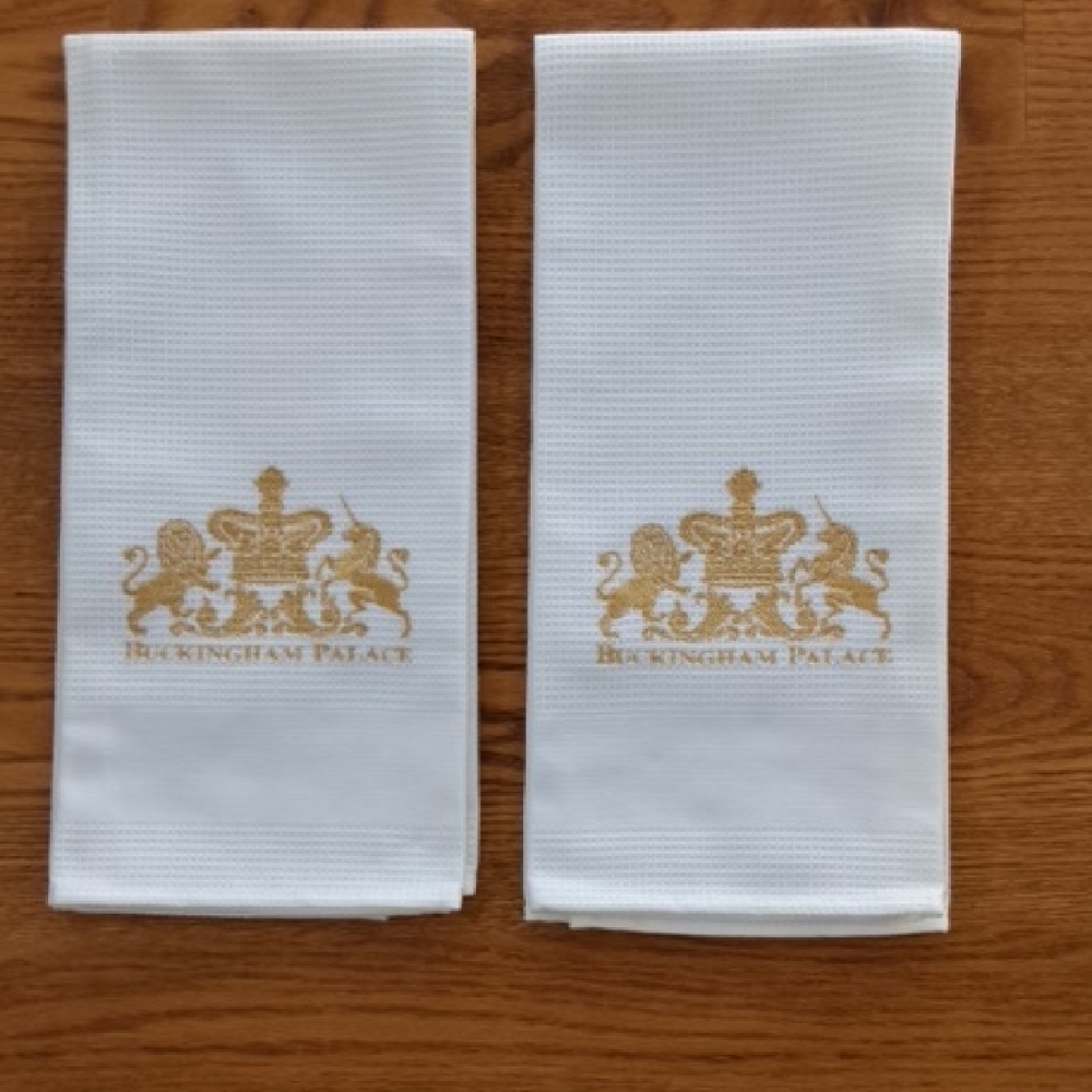 White and Gold Buckingham Palace Towels